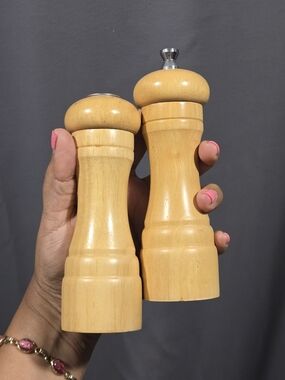 Vintage Mr. Dudley Maple Wood Salt and Pepper Grinder Set
